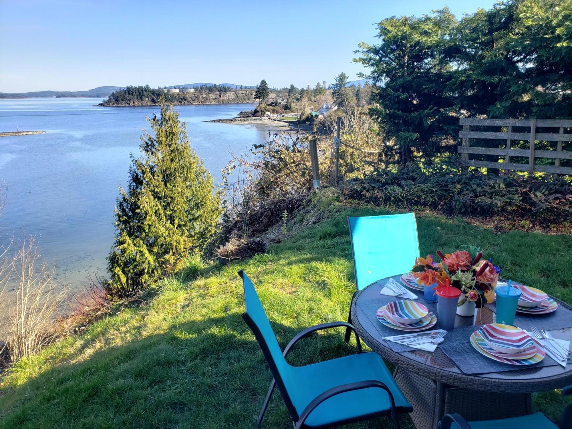 Edgewater Sunrise Apartment Chemainus Exterior photo